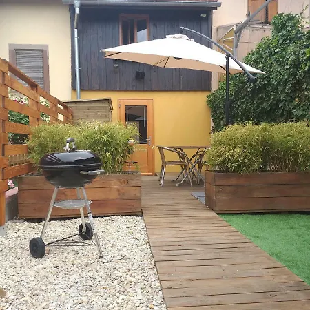 Le Petit Muscat A Eguisheim